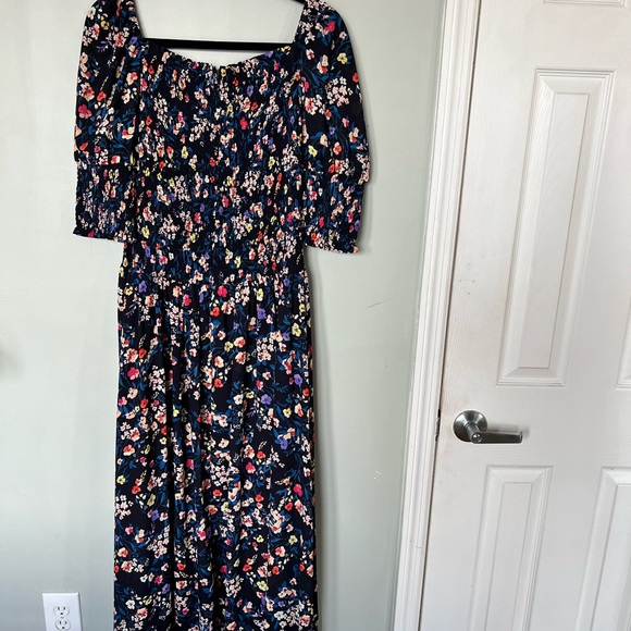 Ann Taylor Floral Smocked Prairie Maxi Dress Size 6 - Picture 5 of 7